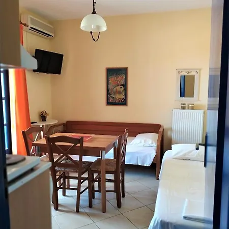 Naxos Seaside Retreat - Akti Breezy Escape