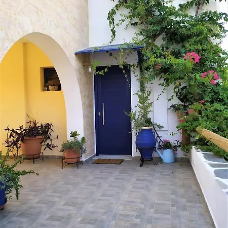 Naxos Seaside Retreat - Akti Breezy Escape