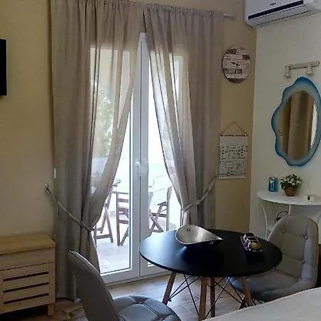 Naxos Seaside Retreat - Akti Breezy Escape